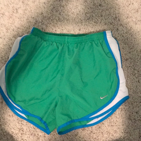 Nike dri fit size medium - Picture 1 of 1